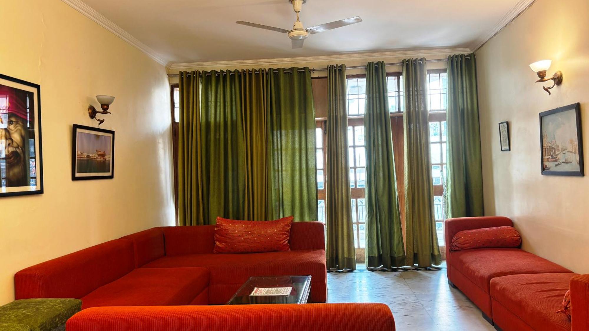 Under My Roof Green Park New Delhi Exterior photo